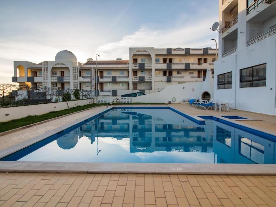 Central Apartment - Pool And Sea View & Albufeira Center Kültér fotó
